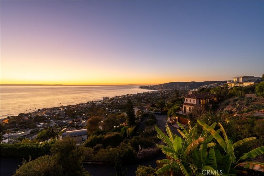 Fully Furnished Rental with Breathtaking Panoramic Coastline and - photo 47