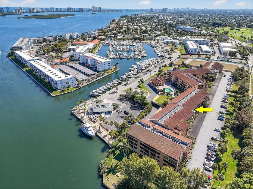 Premier Location overlooking the Intracoastal! This Top-Floor - photo 52