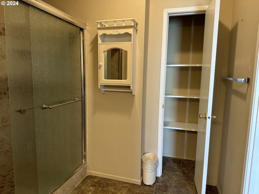 Beautiful open concept three bedroom home with an office that - photo 14