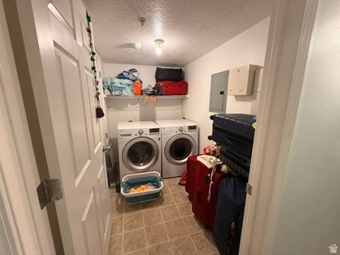 Welcome to this beautifully maintained 3-bedroom, 2-bathroom - photo 8