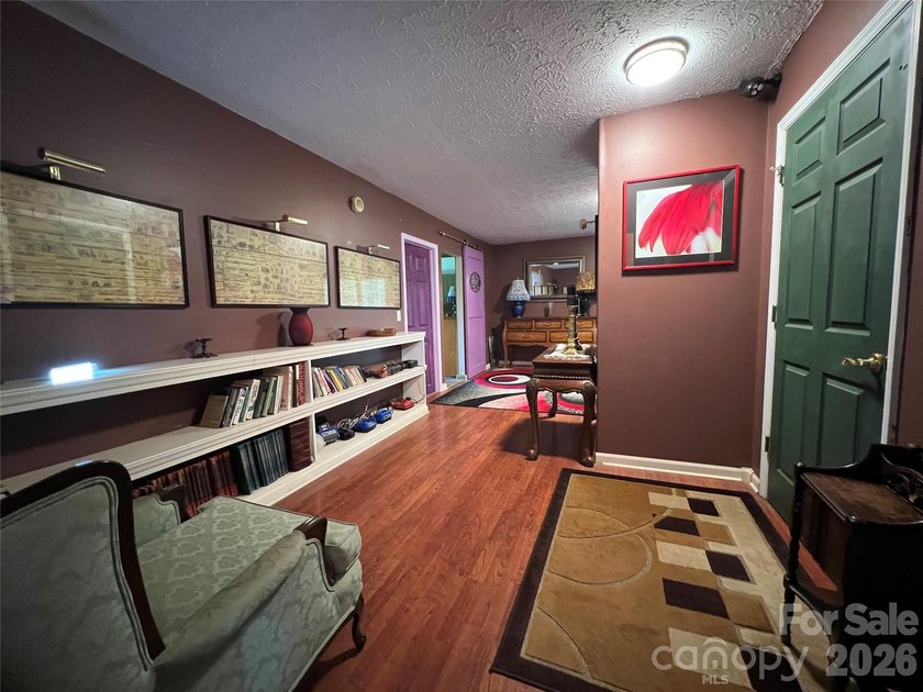 Looking for a big home with lots of space and storage? Here it - photo 16