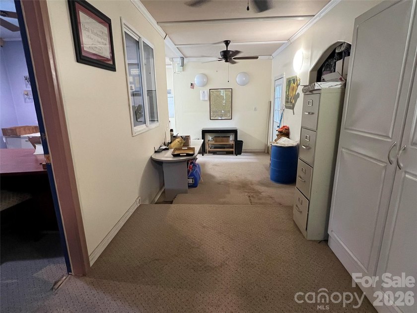 Looking for a big home with lots of space and storage? Here it - photo 18