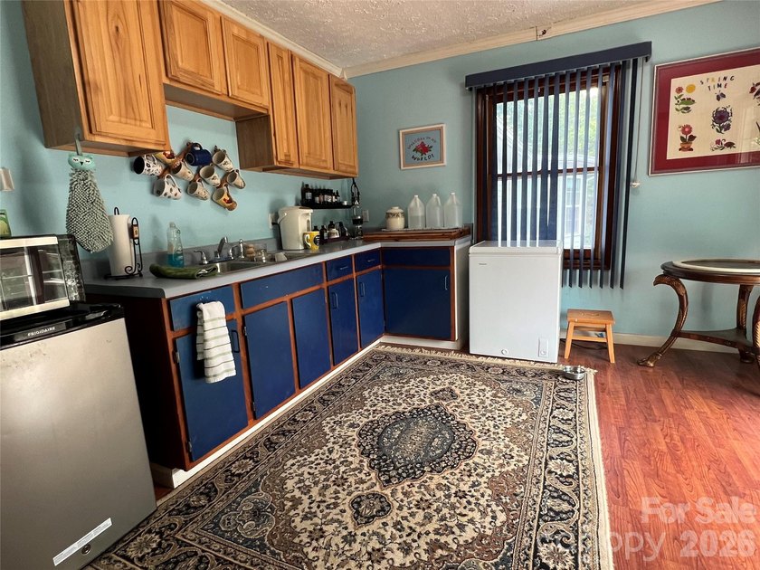 Looking for a big home with lots of space and storage? Here it - photo 28