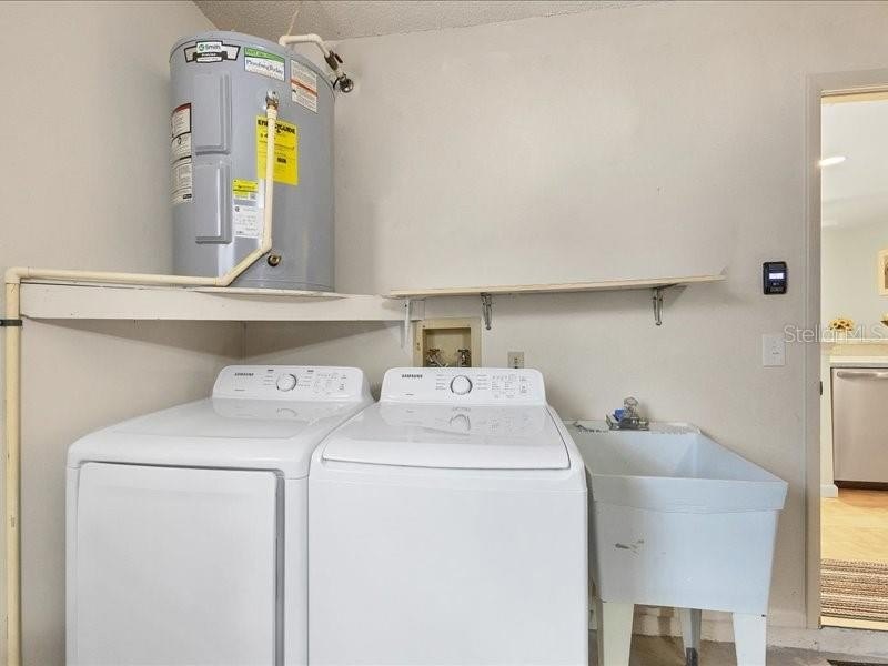 2BR/2BA villa in a maintained 55+ community with a brand-new - photo 29