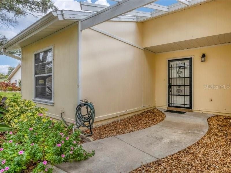 2BR/2BA villa in a maintained 55+ community with a brand-new - photo 31