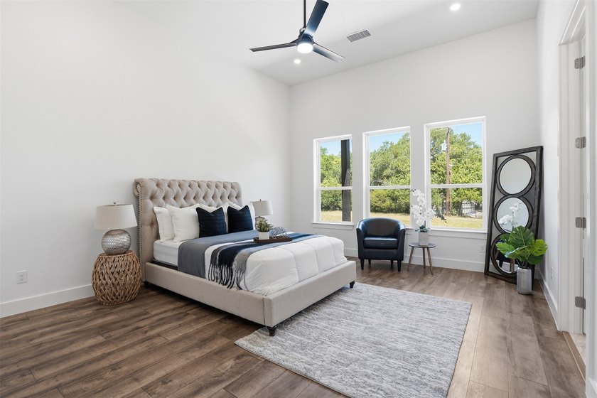 Discover the perfect blend of modern design, flexible living - photo 7