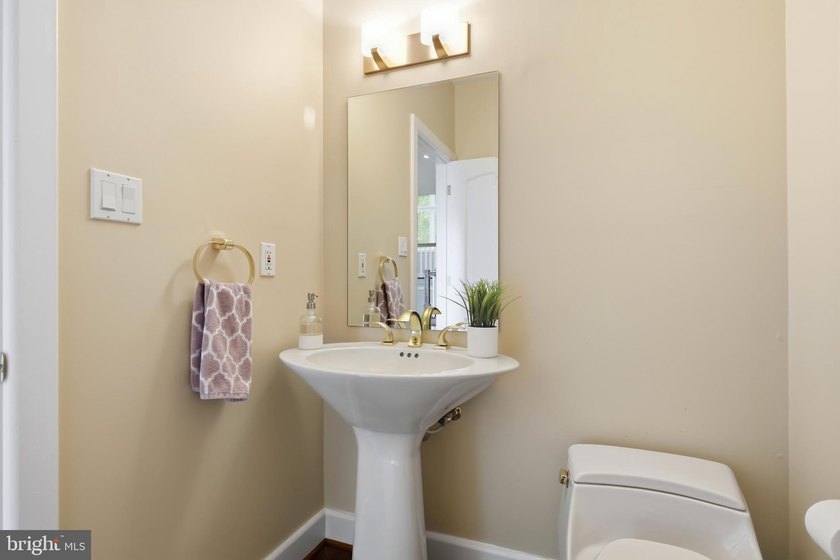Sited on Cox Creek with 369 feet of waterfront, this elegant - photo 37