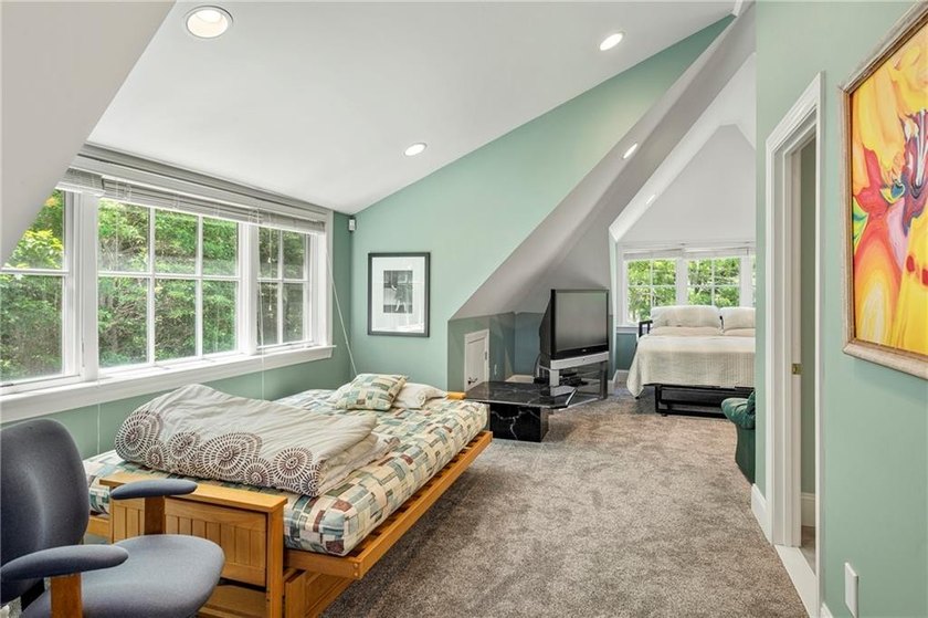 Perched on a private 2-acre waterfront lot in sought-after Plum - photo 38