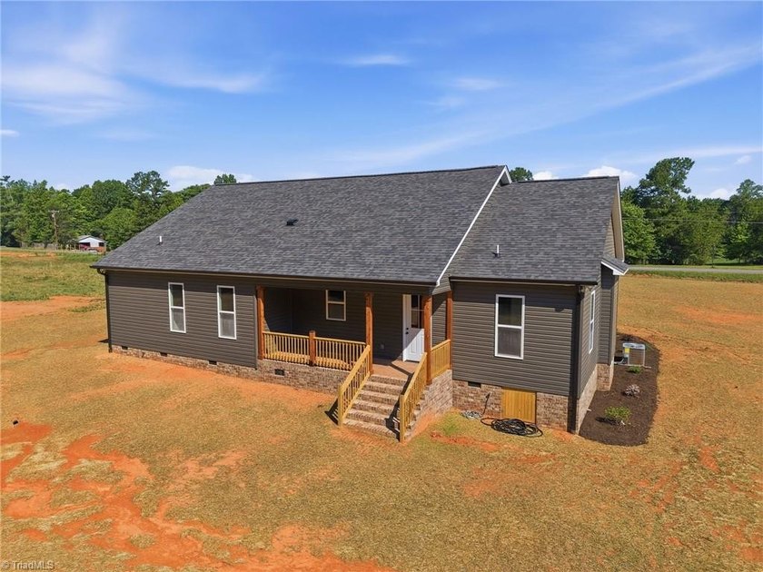 BUILDER IS OFFERING $5,000 TOWARDS THE BUYERS CLOSING COST WITH - photo 41