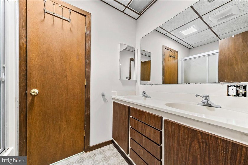 Price Reduced!!! This is your chance to grab this property and - photo 46