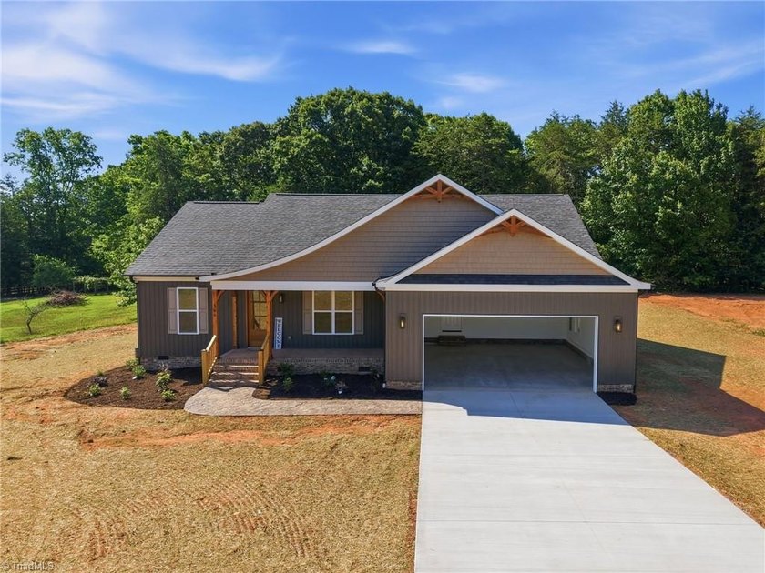 BUILDER IS OFFERING $5,000 TOWARDS THE BUYERS CLOSING COST WITH - photo 46