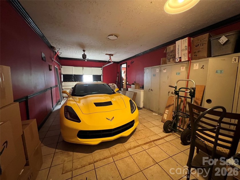 Looking for a big home with lots of space and storage? Here it - photo 47