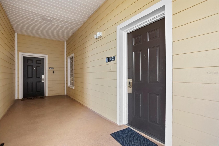 Under contract-accepting backup offers. Welcome to this - photo 3