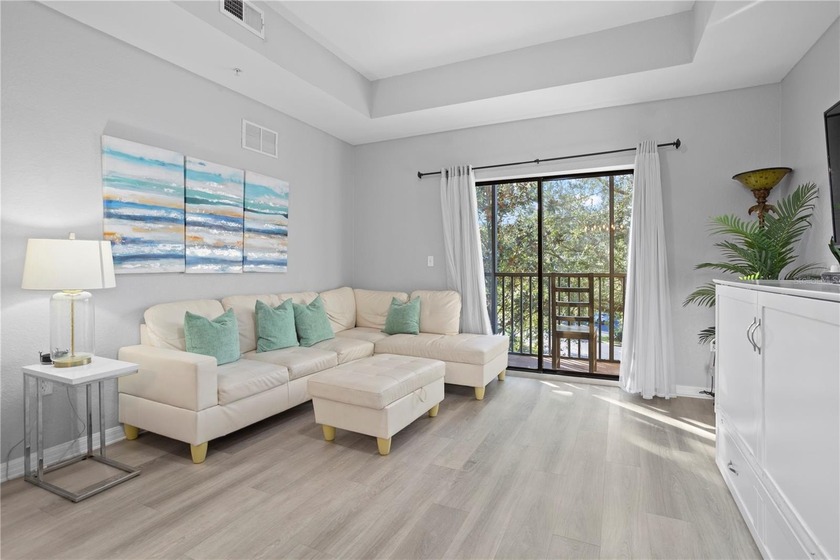 Under contract-accepting backup offers. Welcome to this - photo 9