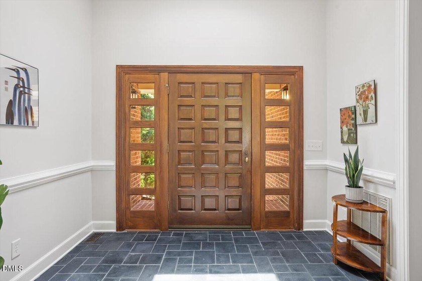 Sprawling, light-filled ranch with a full walk-out basement in - photo 4