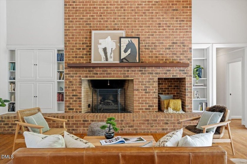 Sprawling, light-filled ranch with a full walk-out basement in - photo 7