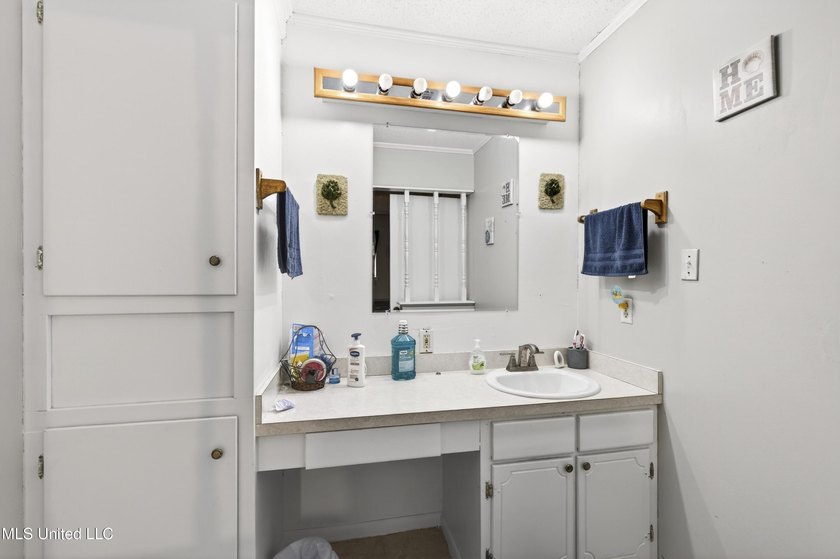 This spacious 3-bedroom, 2-bath home offers a rare opportunity - photo 13