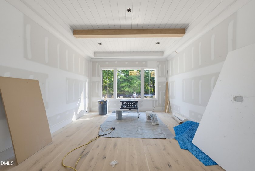 Crafted by Wagoner Homes, this extraordinary 5,032-square-foot - photo 14