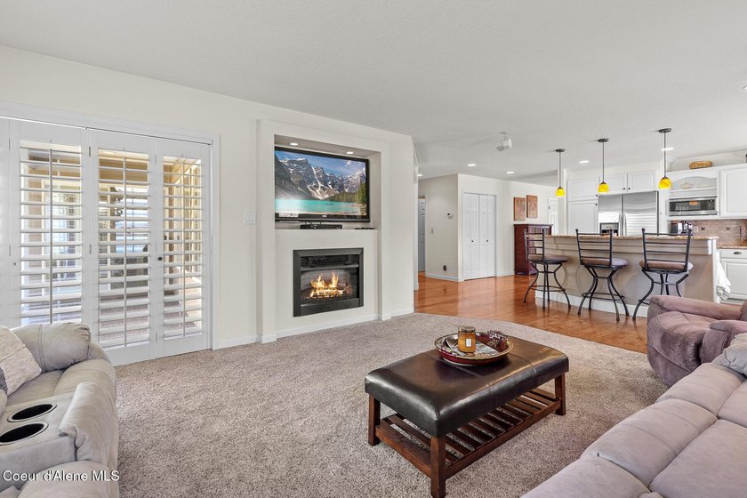 True single level living in this lovely zero-entry home in the - photo 15