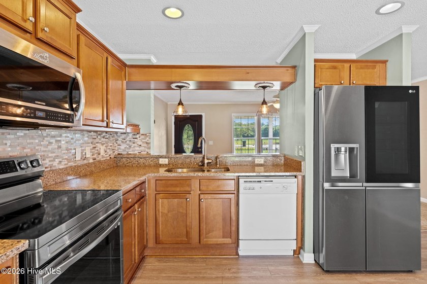 Enjoy the freedom of country living with this 3 bedroom, 2 bath - photo 15