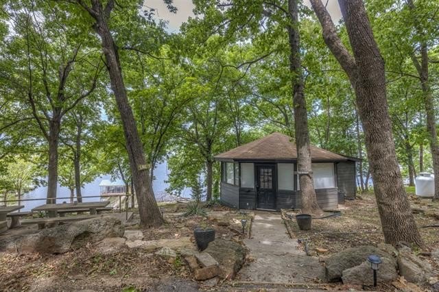 Experience the ultimate lakefront retreat on beautiful Fort - photo 17