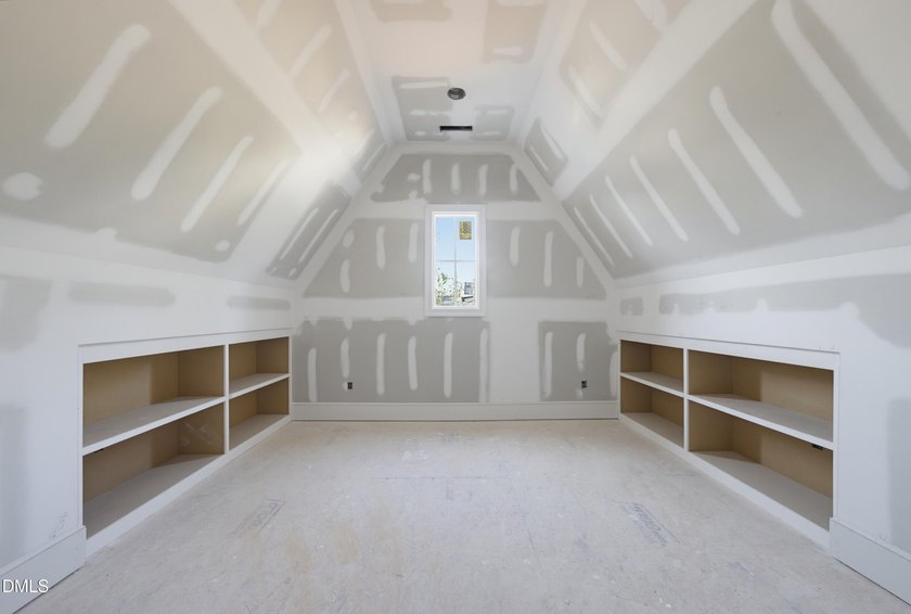 Crafted by Wagoner Homes, this extraordinary 5,032-square-foot - photo 24