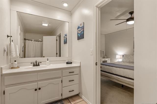 Experience the ultimate lakefront retreat on beautiful Fort - photo 25