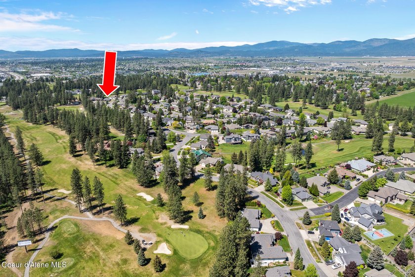 True single level living in this lovely zero-entry home in the - photo 30
