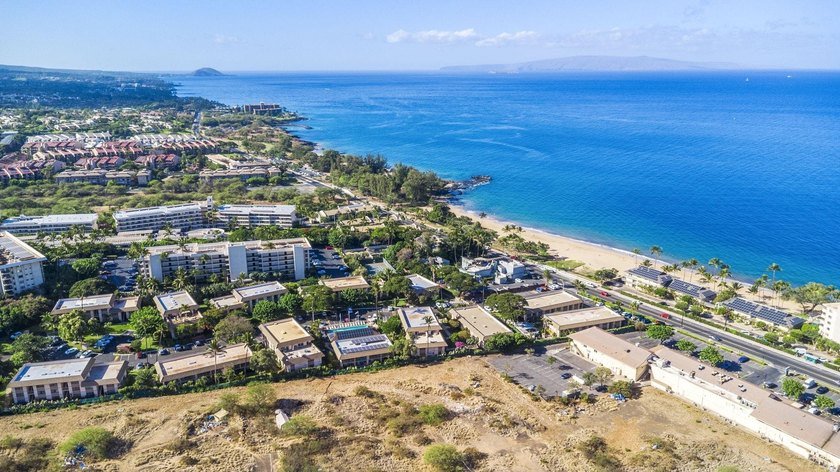 Across from Kamaole II Beach Park, in the heart of South Kihei - photo 34