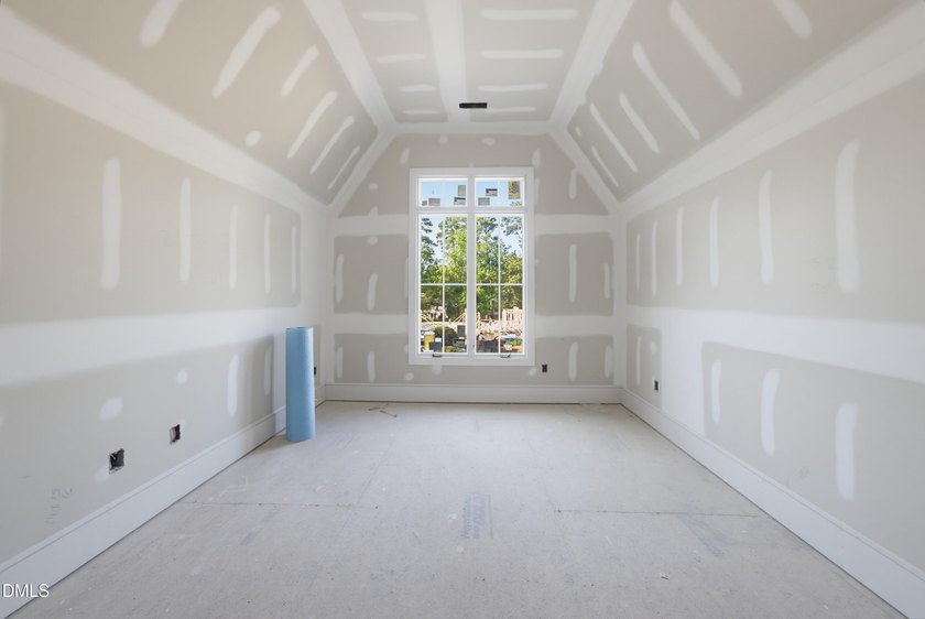 Crafted by Wagoner Homes, this extraordinary 5,032-square-foot - photo 35