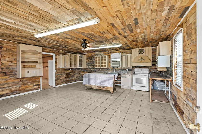 Enjoy the freedom of country living with this 3 bedroom, 2 bath - photo 36
