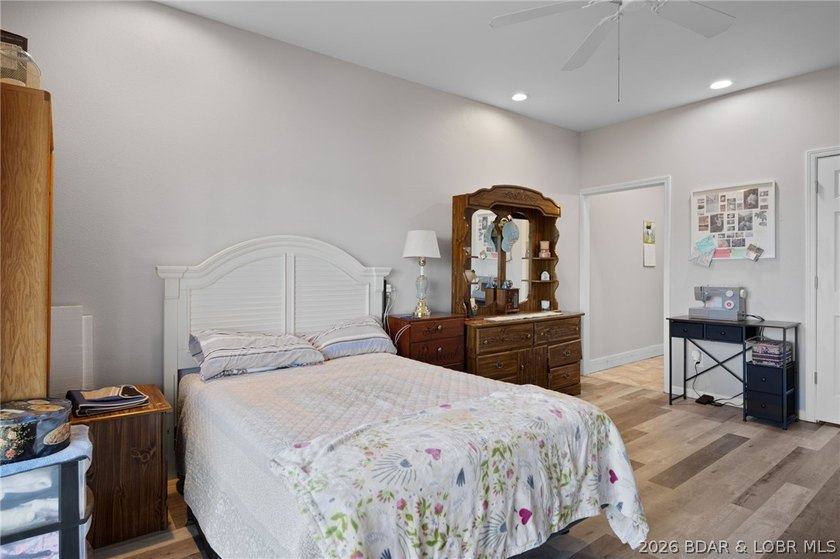 MOTIVATED SELLERS!!! Experience lakefront living at its finest - photo 16