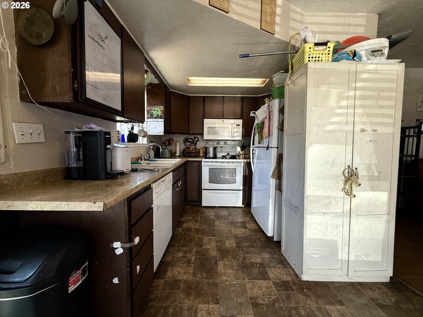 Rare Brookings Investment Opportunity! Two detached homes on one - photo 25