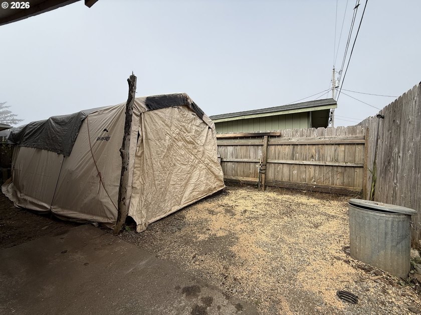 Rare Brookings Investment Opportunity! Two detached homes on one - photo 36