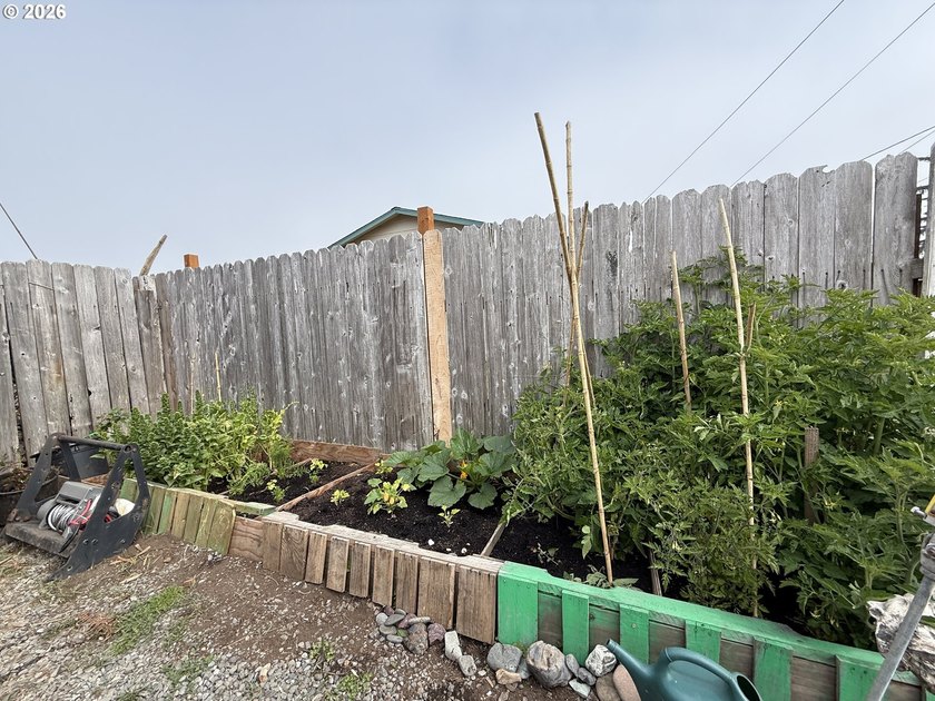 Rare Brookings Investment Opportunity! Two detached homes on one - photo 37