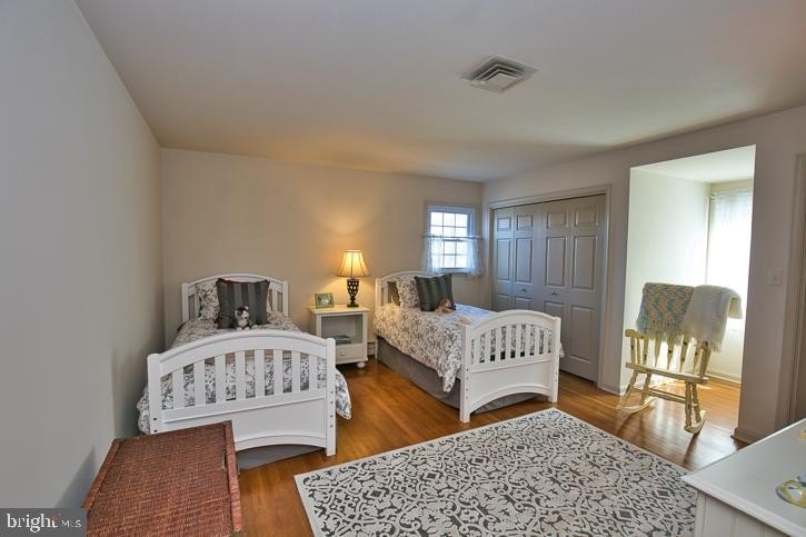 Stunning Riverfront Retreat - Breathtaking Water Views from - photo 38