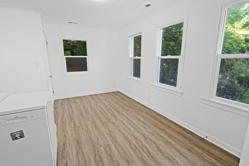 A great opportunity to own an affordable home in a competitive - photo 9