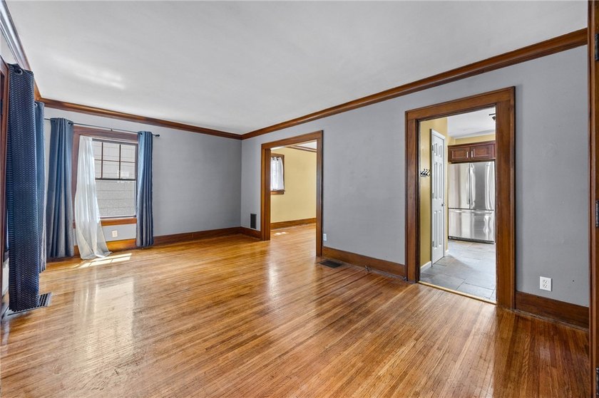 WELCOME to 24 Martinot Ave, where CLASSIC CHARM &amp; CHARACTER meet - photo 11