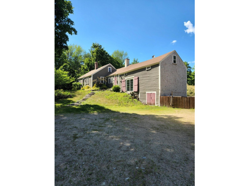 Charming Circa-1798 Farmhouse on 5 Picturesque Acres Step back - photo 3