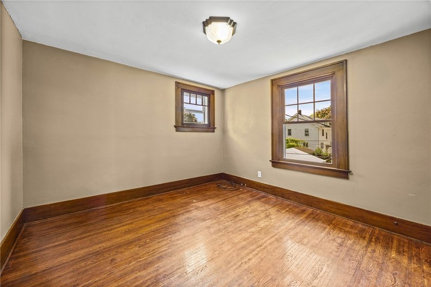 WELCOME to 24 Martinot Ave, where CLASSIC CHARM &amp; CHARACTER meet - photo 26