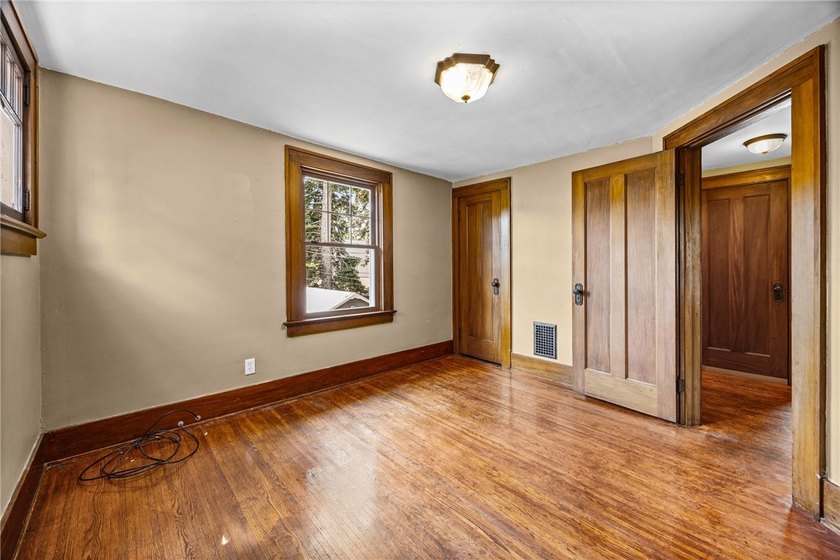 WELCOME to 24 Martinot Ave, where CLASSIC CHARM &amp; CHARACTER meet - photo 28