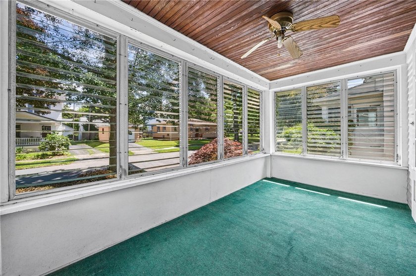 WELCOME to 24 Martinot Ave, where CLASSIC CHARM &amp; CHARACTER meet - photo 34