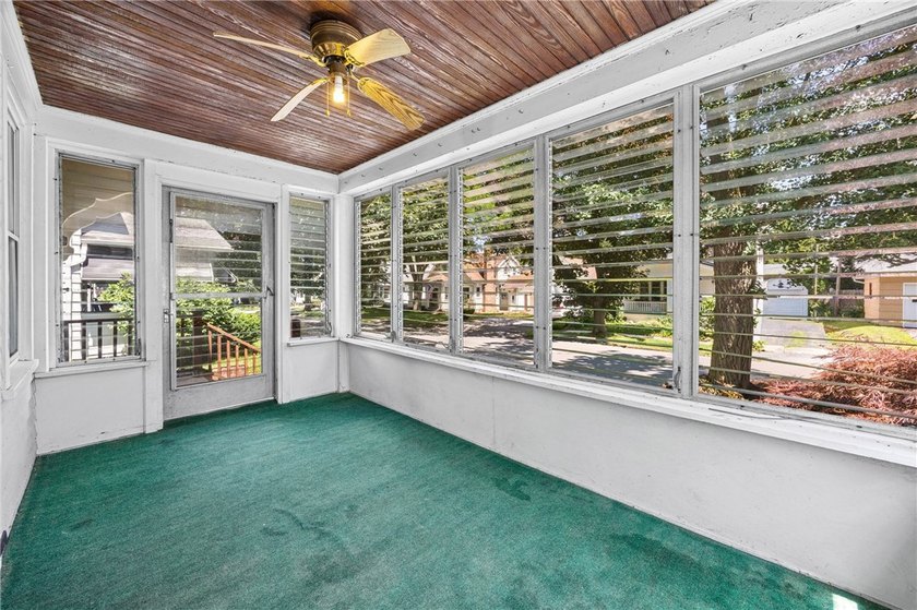 WELCOME to 24 Martinot Ave, where CLASSIC CHARM &amp; CHARACTER meet - photo 35