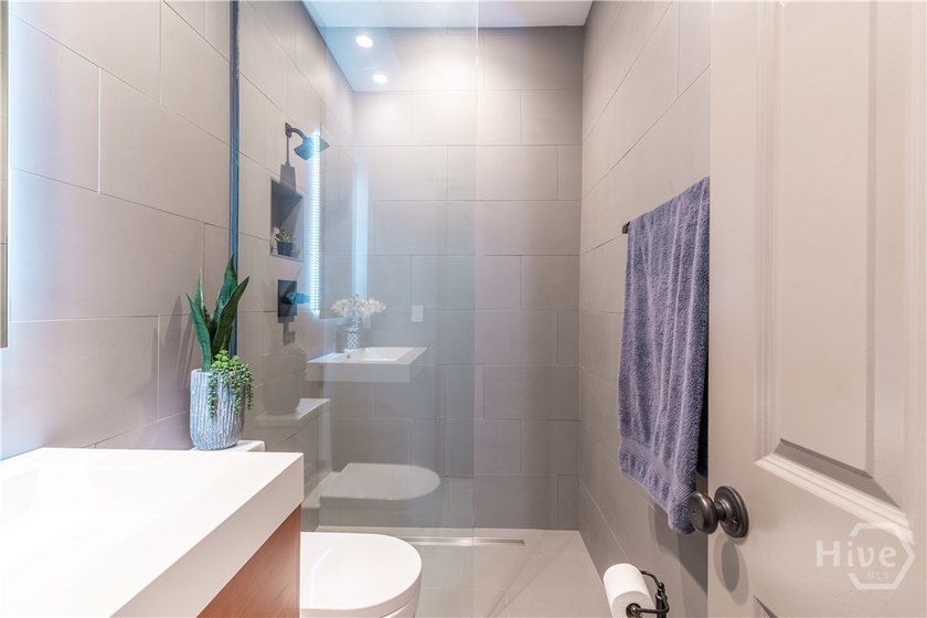 Recently Remodeled and Move-in Ready! Home Overview- All-brick - photo 38