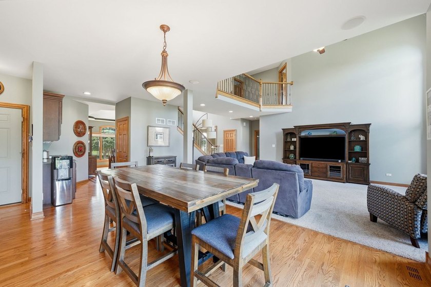 Welcome to your half-acre Sunset Lakes oasis! This custom-built - photo 13