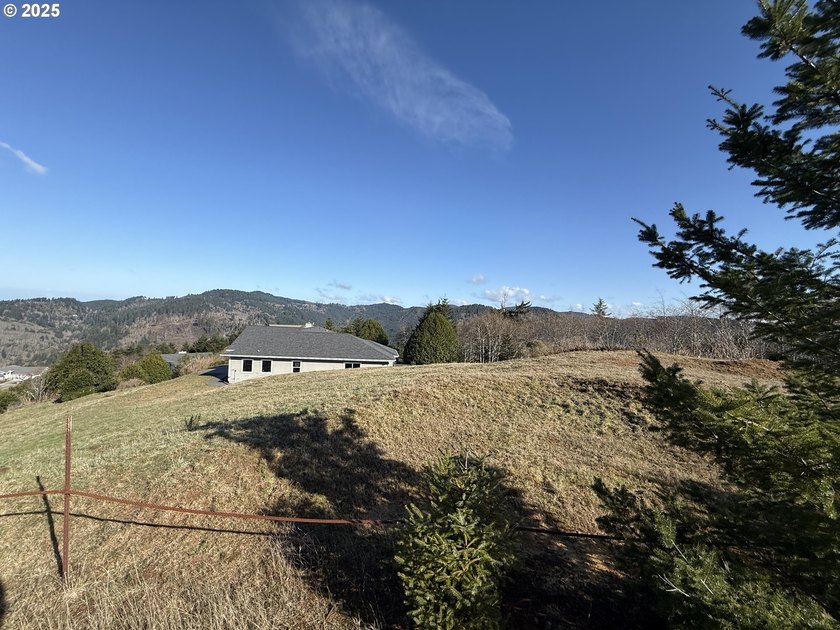 Don't miss this opportunjity. Vacant Lot with Spectacular Ocean - photo 13