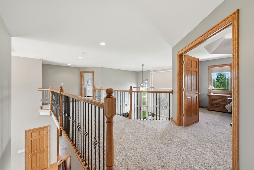 Welcome to your half-acre Sunset Lakes oasis! This custom-built - photo 19
