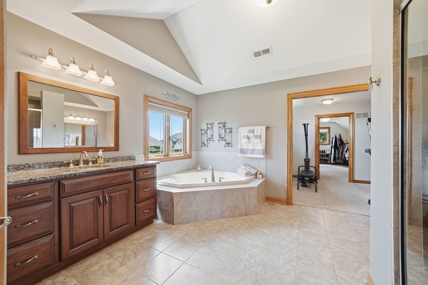 Welcome to your half-acre Sunset Lakes oasis! This custom-built - photo 21
