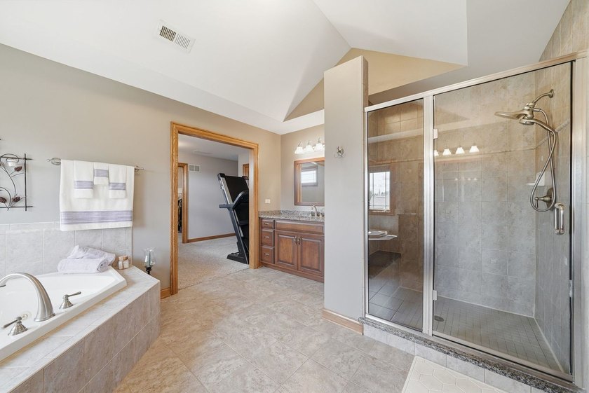Welcome to your half-acre Sunset Lakes oasis! This custom-built - photo 22
