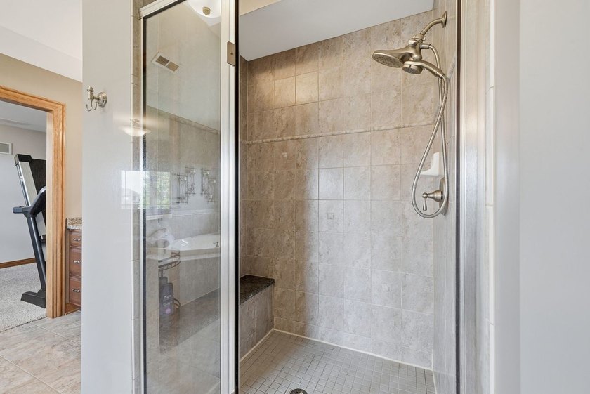 Welcome to your half-acre Sunset Lakes oasis! This custom-built - photo 24